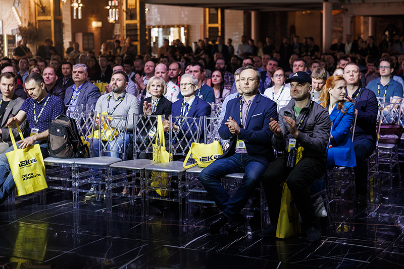 1_0R8A7527.jpg 1_0R8A7527.jpg